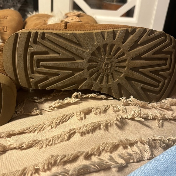 UGG boots size 7 - Picture 3 of 7